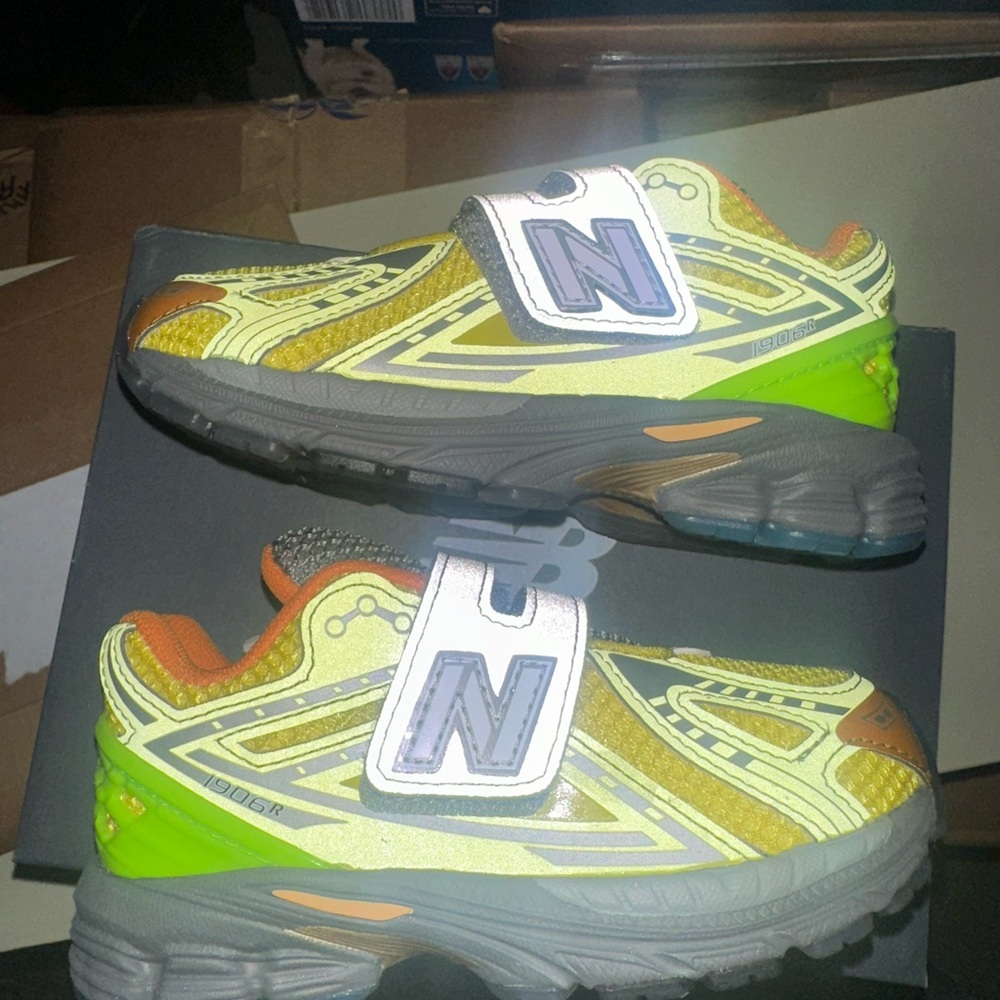 Action Bronson x New Balance 1906R SCORPIUS Baklava Sz 8.5Y (Infant) - Picture 6 of 10